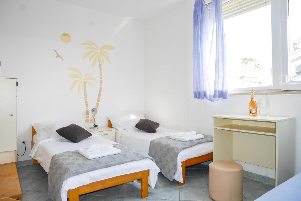 Apartments Beach Dugi rat Exterior foto